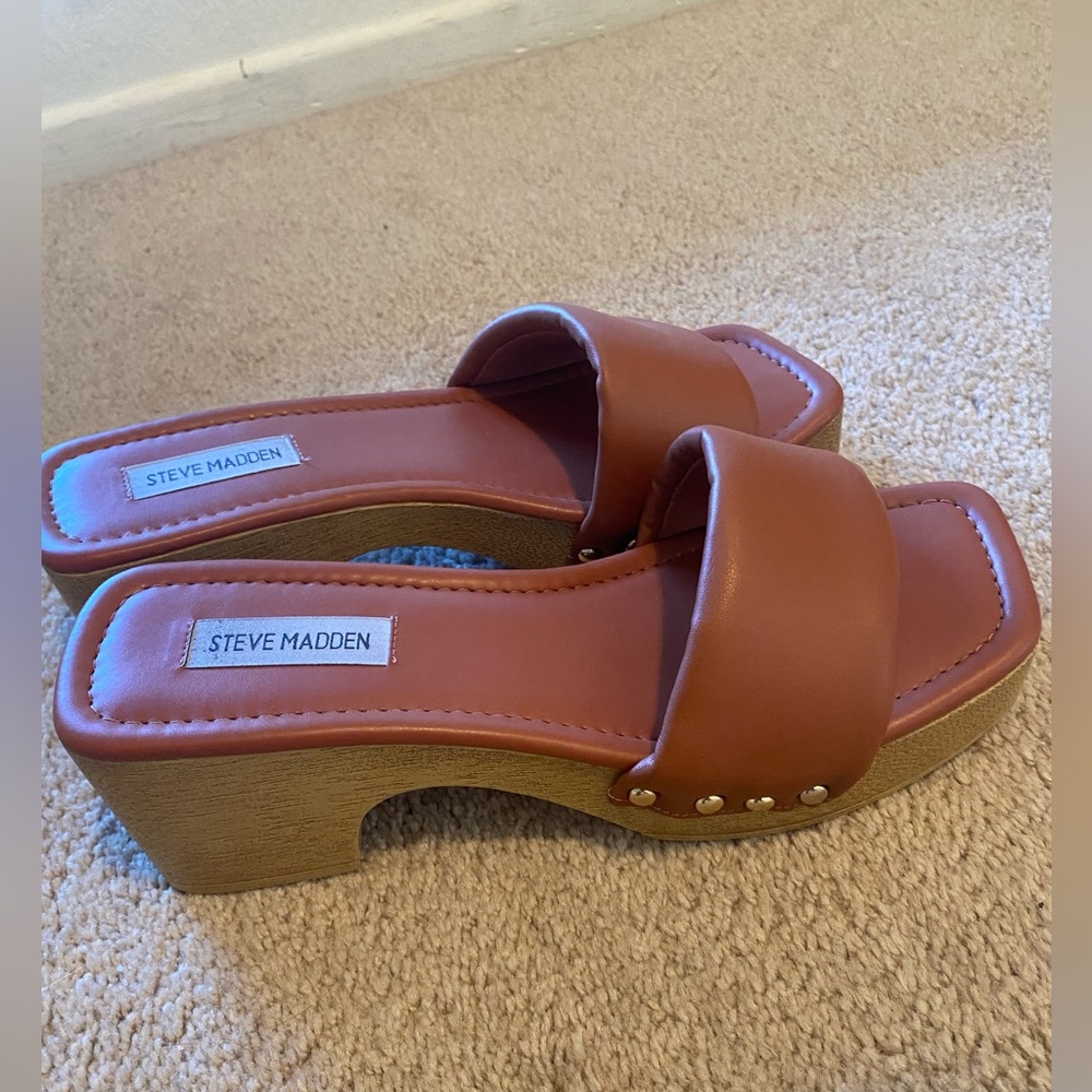 Steve Madden brown platform wedge sandals barely worn size 8